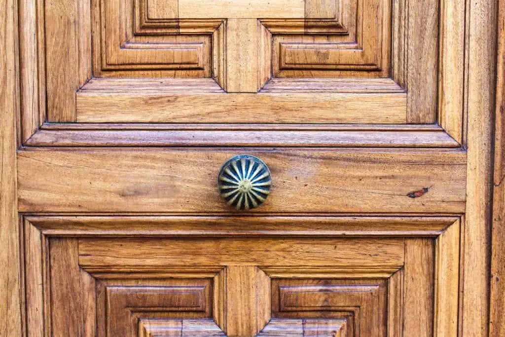 Why Do French Doors Have The Knob In The Middle – Octopus Doors & Skirting