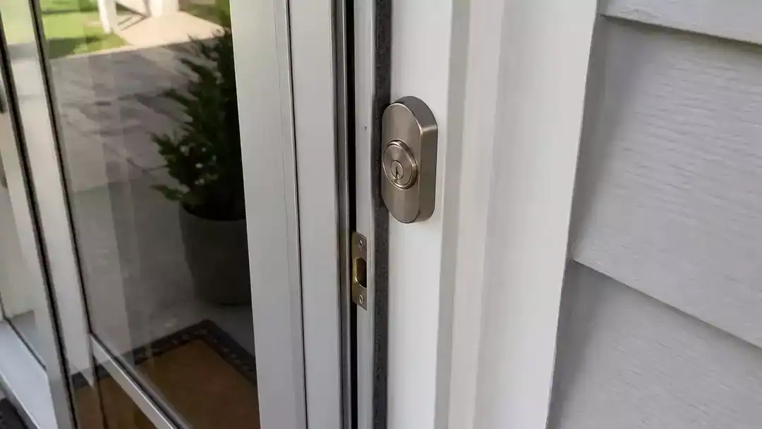 10 Smart Locks for Doors Behind Storm Doors